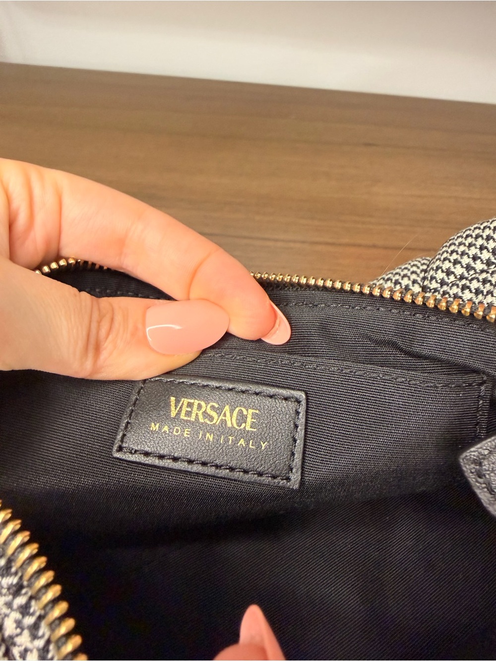 Versace Black & White Houndstooth Quilted Cylinder La Medusa Wool Shoulder Bag - Picture 11 of 12
